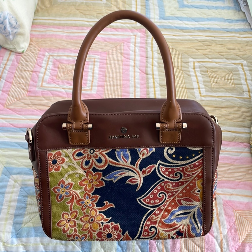 Like-New, Spartina pocketbook, barely used, medium size